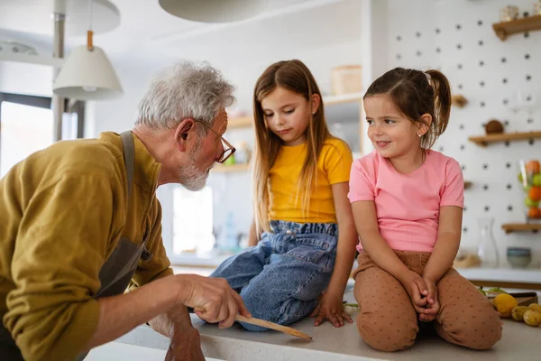 Concept Famille Génération Personnes Heureux Grand Parent Amuser Avec Des — Photo