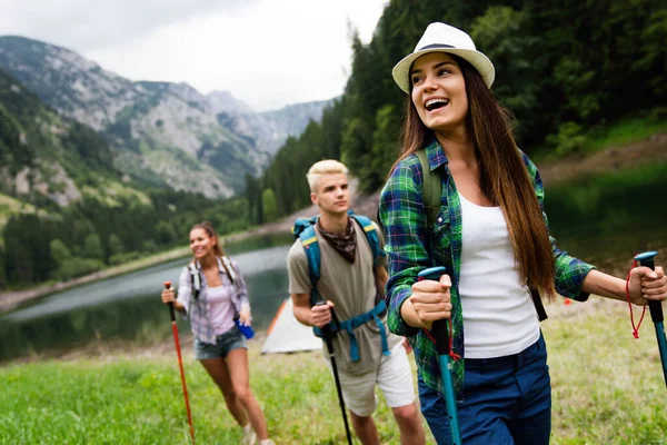 Backpacker Camping Wandelen Reis Reizen Outdoor Trekking Concept — Stockfoto