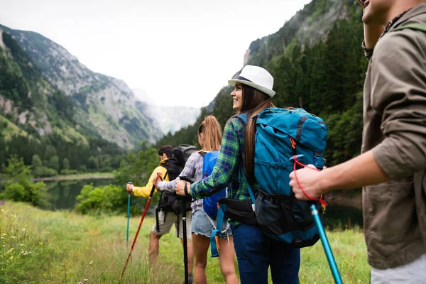 Hård Svår Tröttande Och Ansträngande Expedition Vänner Vandring Utomhus Aktivitet — Stockfoto