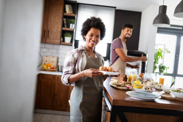 Beautiful Young Couple Having Fun Laughing While Cooking Kitchen Home — Stock Photo, Image