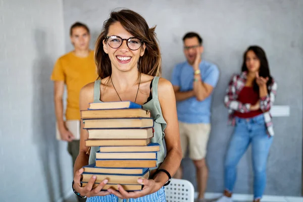 Pessoas Conhecimento Educação Conceito Escolar Menina Estudante Feliz Jovem Mulher — Fotografia de Stock