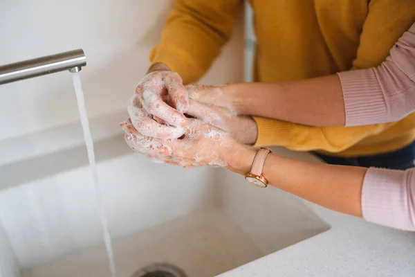 Lavar Mãos Com Gel Álcool Sabonete Antibacteriano Conceito Higiene Prevenir — Fotografia de Stock