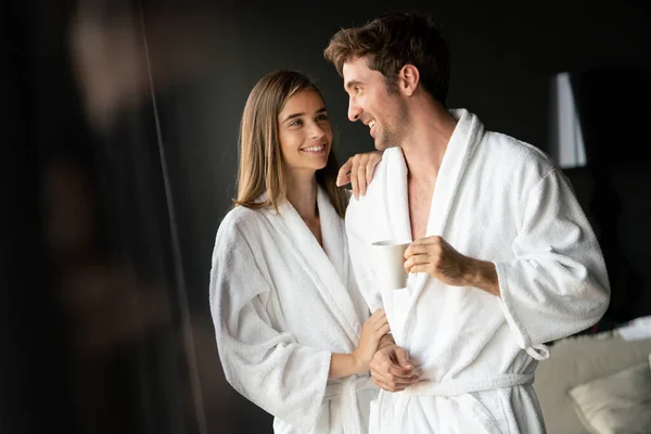 Homem Bonito Mulher Bonita Relaxando Spa Hotel — Fotografia de Stock