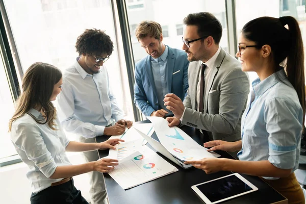 Porträt Von Architekten Geschäftsleuten Gespräch Büro — Stockfoto