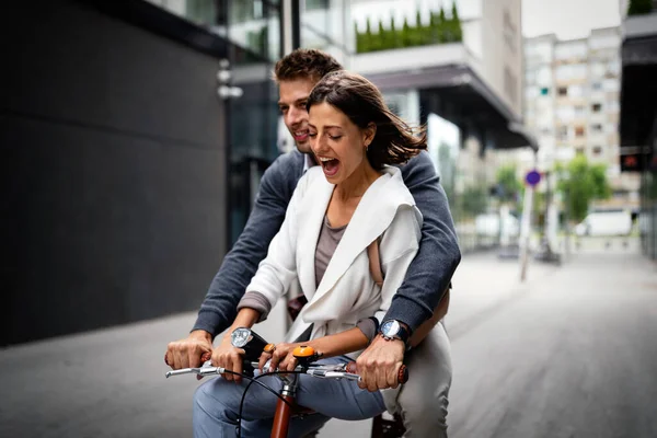 Beautiful Happy Couple Love Bicycle City Having Fun — Stock Photo, Image