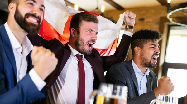 Hombres Negocios Guapos Pub Animando Evento Deportivo —  Fotos de Stock