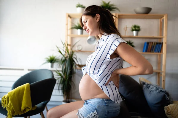 Gravid Kvinna Som Väntar Barn Med Värk Huvudvärk Och Ryggsmärta — Stockfoto