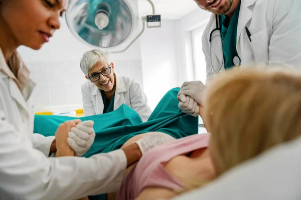 Hospital Young Beautiful Woman Labor Pushes Give Birth Obstetricians Assisting — Stock Photo, Image