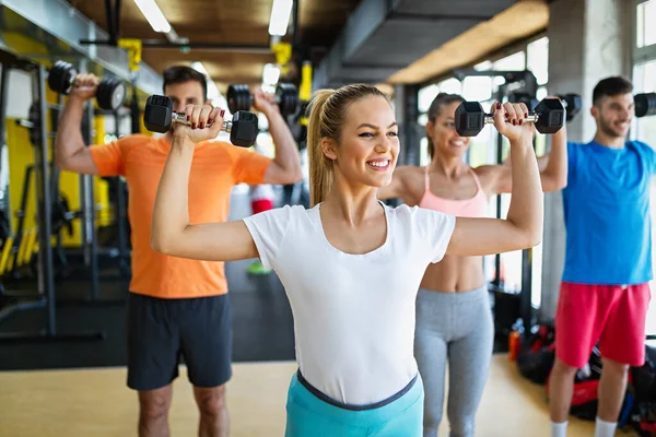 Groep Van Jonge Fitte Mensen Doen Oefeningen Sportschool Gezond Blijven — Stockfoto