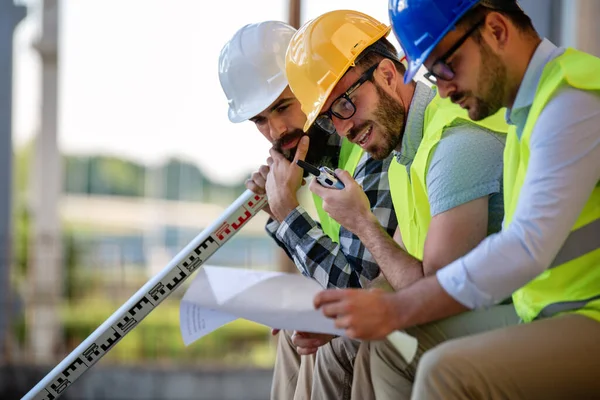 Team Ingegneri Edili Che Lavorano Insieme Cantiere — Foto Stock