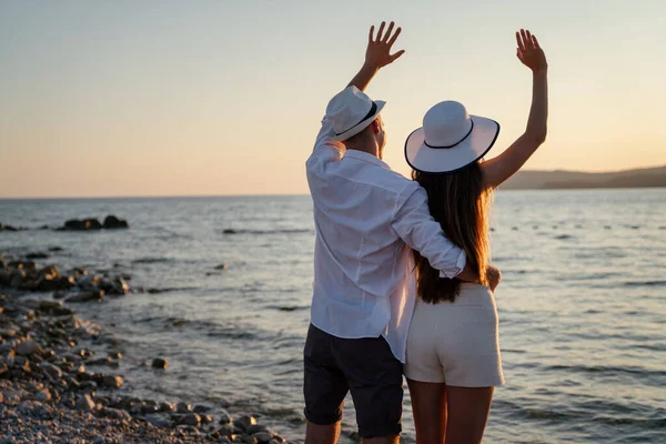 Verliefd Stel Huwelijksreis Romantiek Strand Vakantie Geluk Concept — Stockfoto