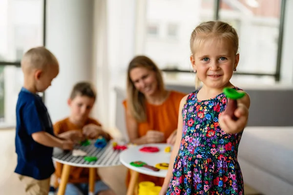 Mother Teaches Preschooler Kids Craft Items Family Children Education Happiness — Stock Photo, Image