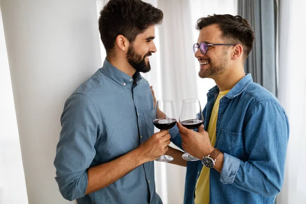 Feliz Casal Gay Apaixonado Passar Tempo Juntos Lgbt Conceito Pessoas — Fotografia de Stock