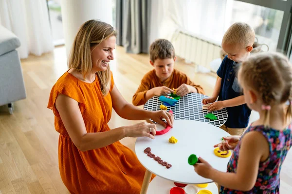 Mother Teaches Preschooler Kids Craft Items Family Children Education Happiness — Stock Photo, Image