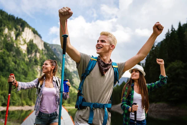 Hiking Friends Fun Group Young People Backpacks Trekking Together — Stock Photo, Image