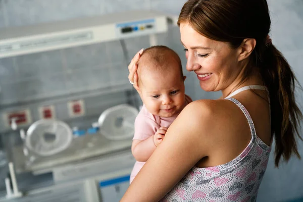 Petit Bébé Mère Hôpital Nouveau Concept Vie — Photo