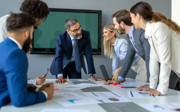 Porträt Von Architekten Geschäftsleuten Gespräch Büro — Stockfoto