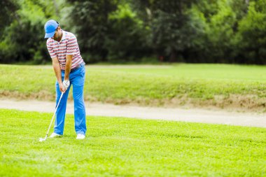 Önce ve sonra atış pratik golfçü