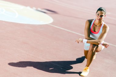atletik kadın germe