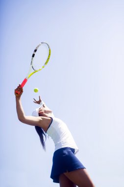 hizmet veren bayan tenis oyuncusu