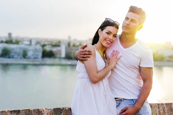 Gelukkig paar in liefde — Stockfoto