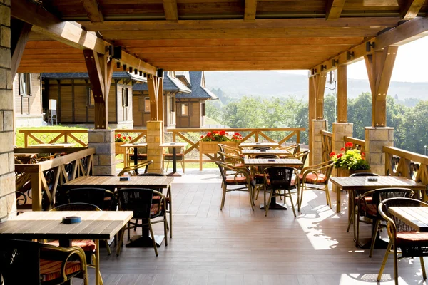 Hermosa terraza durante el verano — Foto de Stock