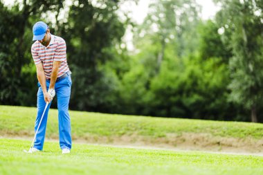 Pratik ve önce ve atış sonrası zenginleştirme golfçü