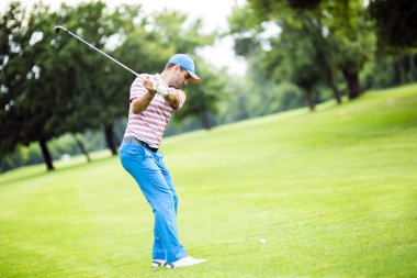 Önce ve sonra atış pratik golfçü