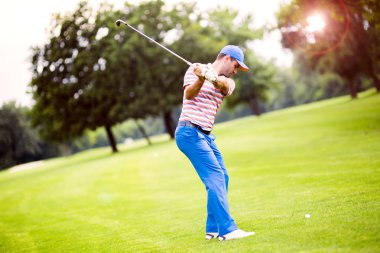 Önce ve sonra atış pratik golfçü