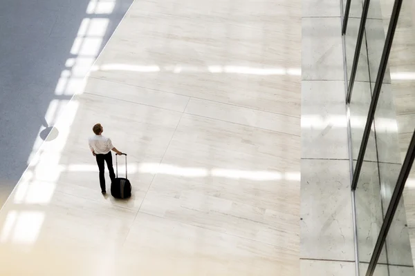 Affare bello tenere un carrello — Foto Stock