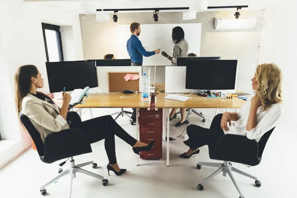 Business people learning new technologies — Stock Photo, Image