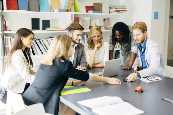 Team av duktiga designers och företagare — Stockfoto