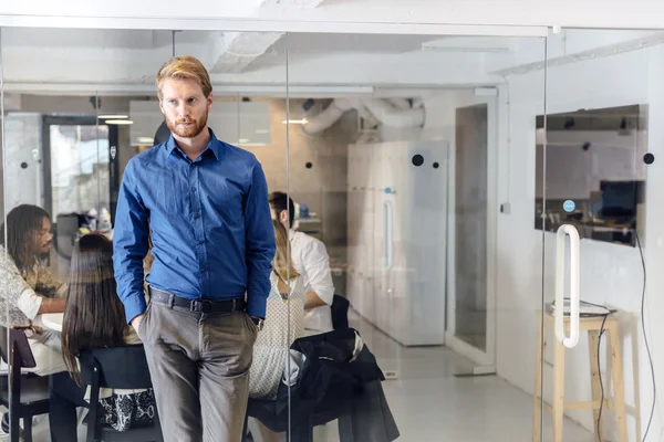 Riunione di lavoro in ufficio — Foto Stock