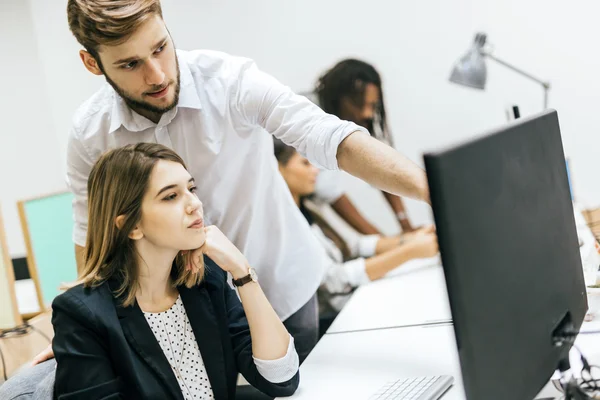 Ofisteki iş adamları