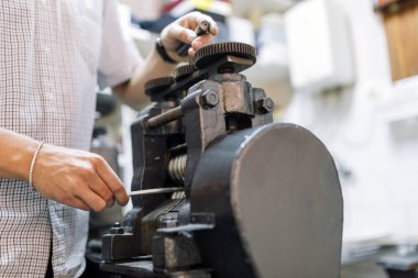 Goldsmith işçiliği metal