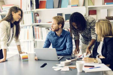 Bir Ofis Masası beyin fırtınası