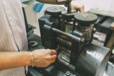 Goldsmith işçiliği metal