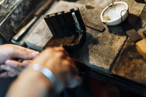 Goldsmith during work — Stock Photo, Image