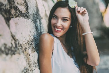 Çekici kadın model poz