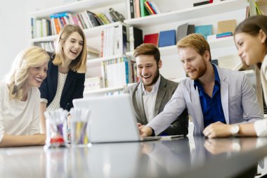 Yaratıcı insanlar ve Office tasarımcılar ekibi