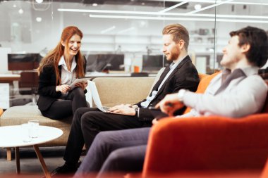 İş insanlar konuşma.