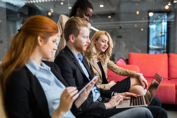 Business mensen gesprek. — Stockfoto