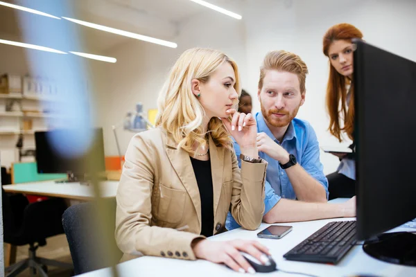 Levensstijl van ondernemers in office — Stockfoto