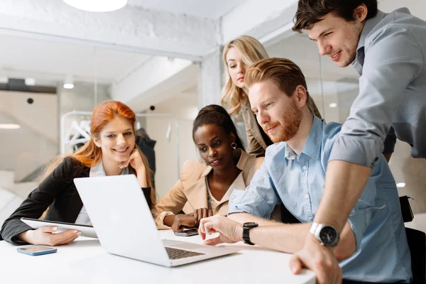 Negócios criativos pessoas brainstorming — Fotografia de Stock