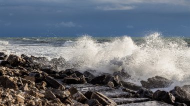 Fırtınada Georgia Sahili (Karadeniz)