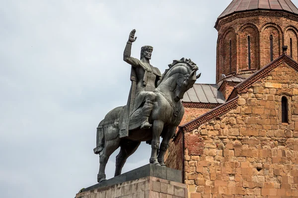 Statyn av kungen Vakhtang Gorgasali i Tbilisi — Stockfoto