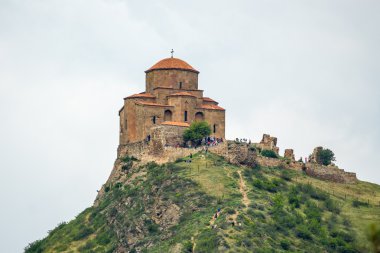 Jvari Manastırı Dağı'nda. Bir 6-yy Gürcü Ortho olduğunu