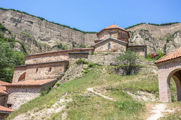 Starodávné horské klášter v Gruzii - Shiogvime. Bylo zjištěno — Stock fotografie