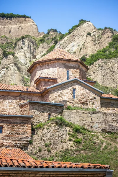 Antigo mosteiro de montanha na Geórgia Shiogvime. Foi encontrado. — Fotografia de Stock