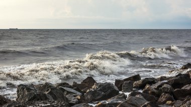 Fırtınada, Poti Georgia Sahili (Karadeniz)